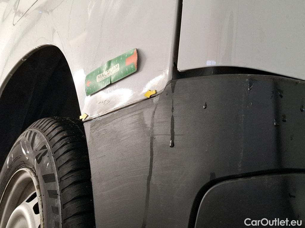  Citroen  Berlingo CITROEN  Van / 2018 / 4P / Fourgonnette Taille M 650kg BlueHDi 100 S&S BVM Club #2