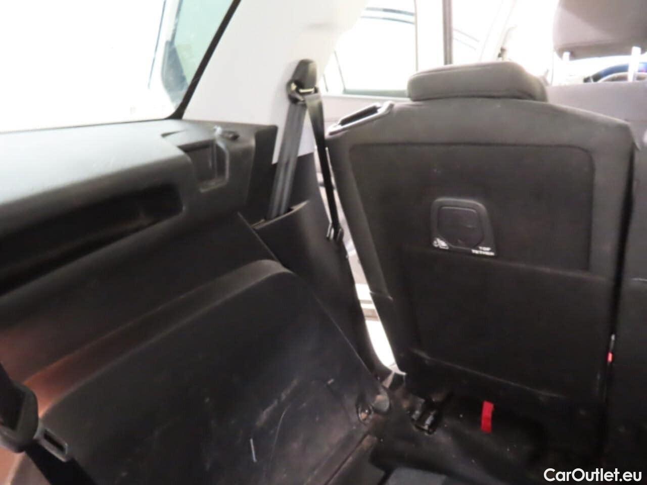  Peugeot  5008 1.2 PT BL. Executive #25