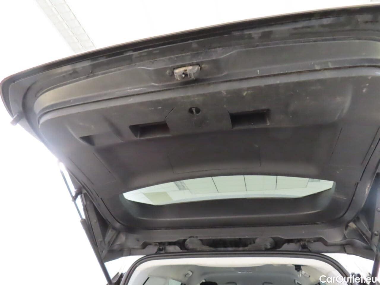  Peugeot  5008 1.2 PT BL. Executive #27