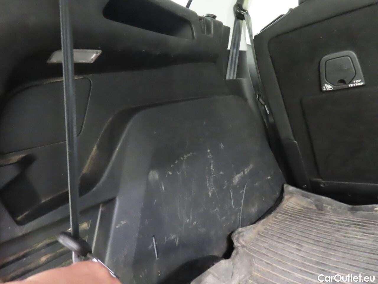  Peugeot  5008 1.2 PT BL. Executive #29