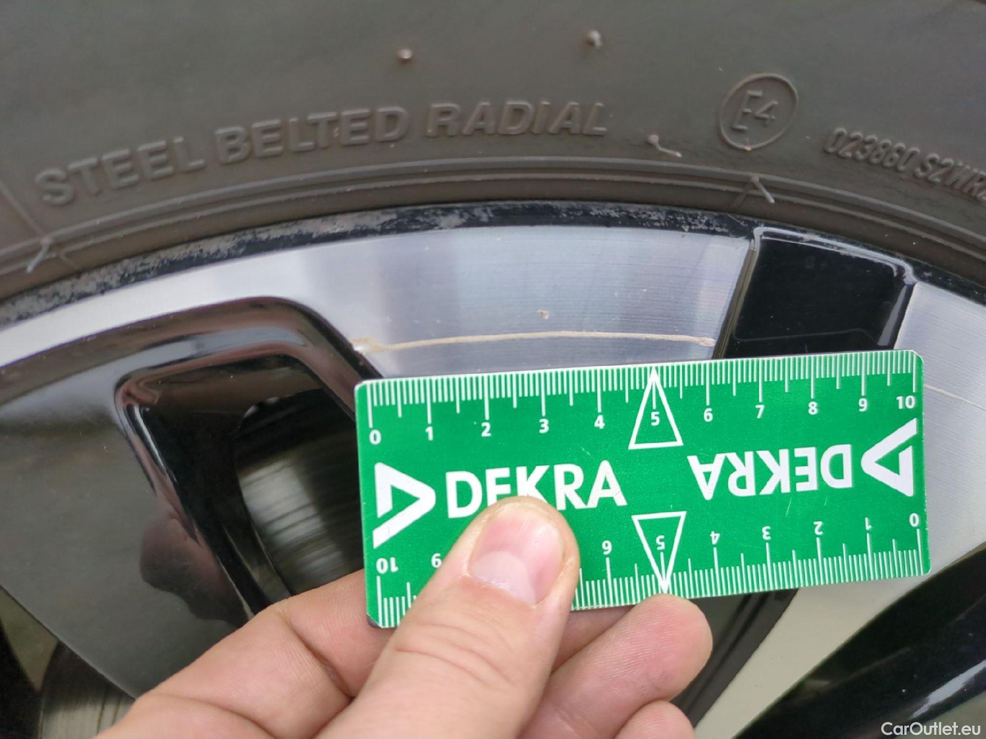  Mercedes  G-Klasee MERCEDES-BENZ GLC / 2019 / 5P / SUV 2.0 GLC 300 E BUSINESS LINE 4MATIC #15