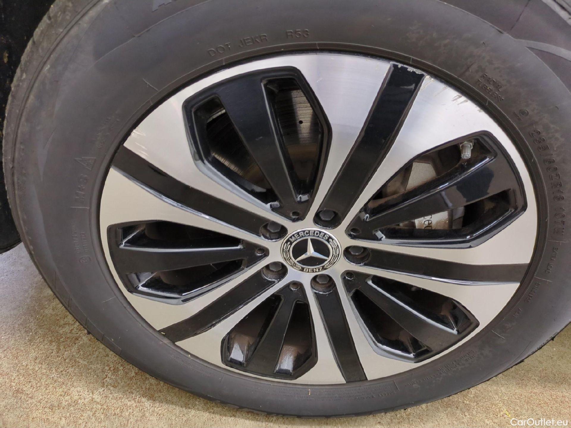  Mercedes  G-Klasee MERCEDES-BENZ GLC / 2019 / 5P / SUV 2.0 GLC 300 E BUSINESS LINE 4MATIC #10