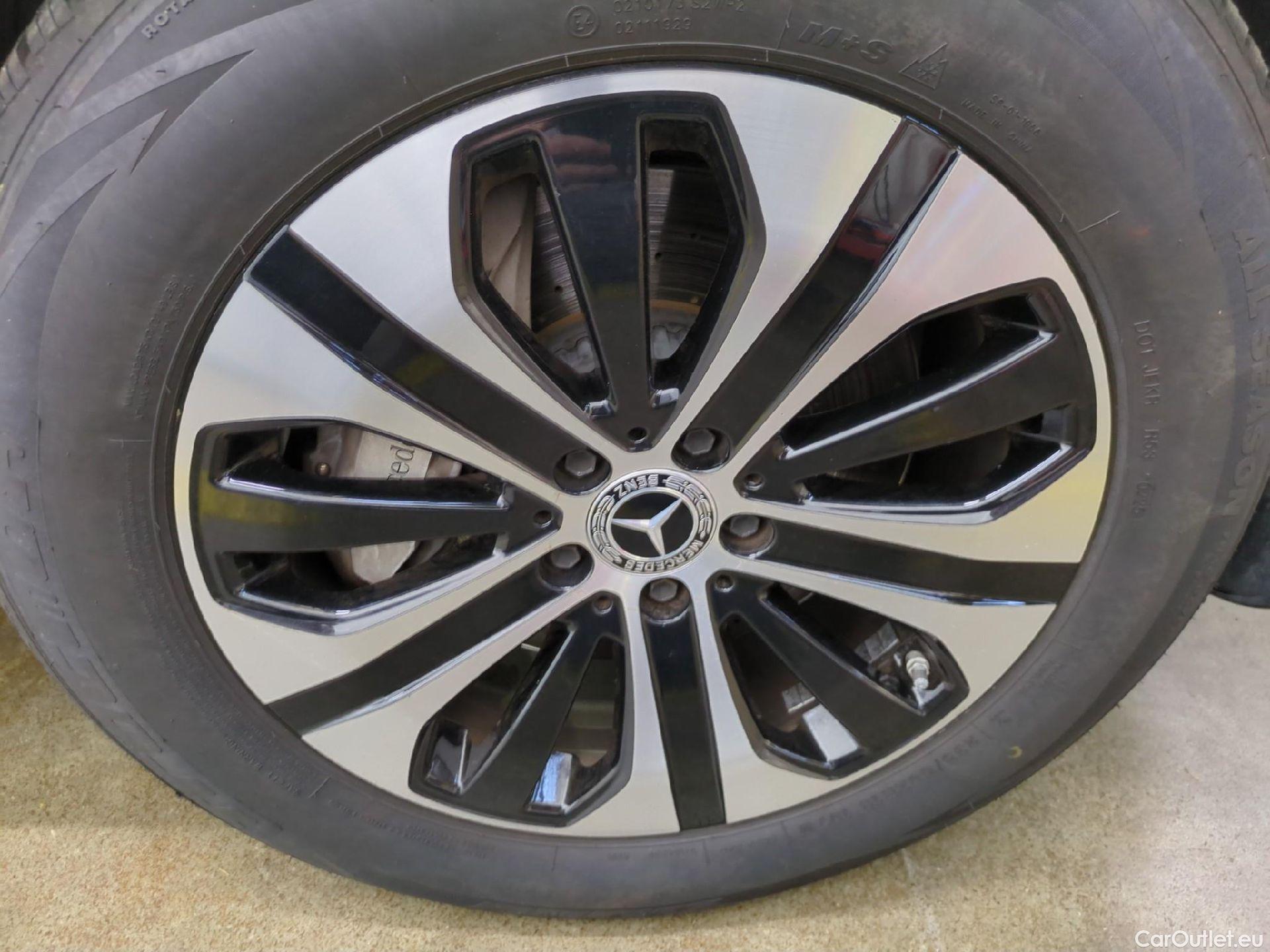  Mercedes  G-Klasee MERCEDES-BENZ GLC / 2019 / 5P / SUV 2.0 GLC 300 E BUSINESS LINE 4MATIC #9