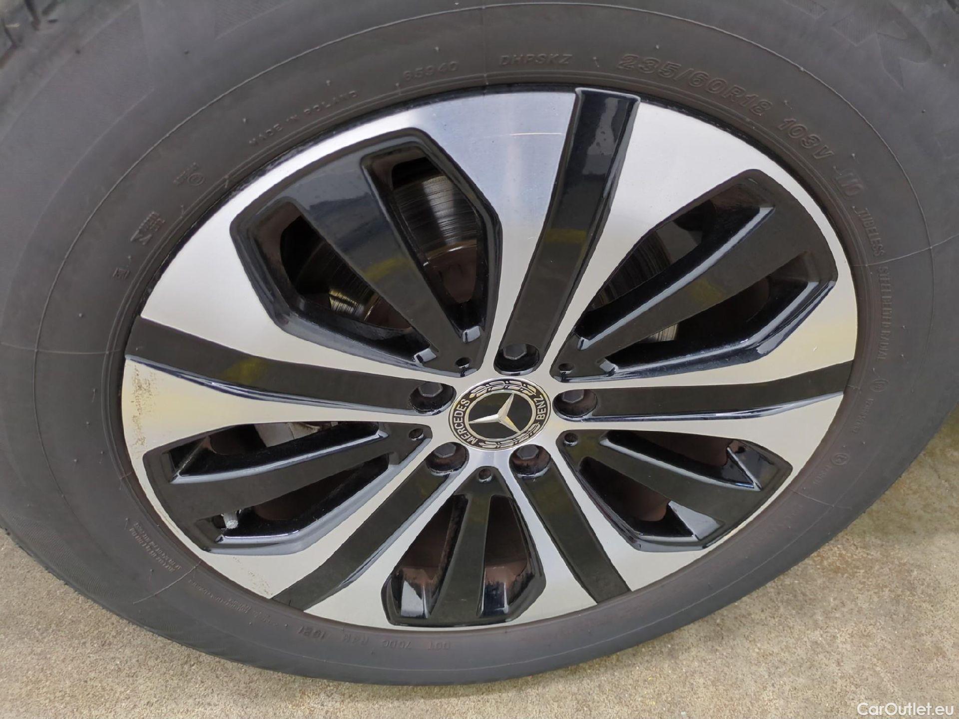  Mercedes  G-Klasee MERCEDES-BENZ GLC / 2019 / 5P / SUV 2.0 GLC 300 E BUSINESS LINE 4MATIC #17