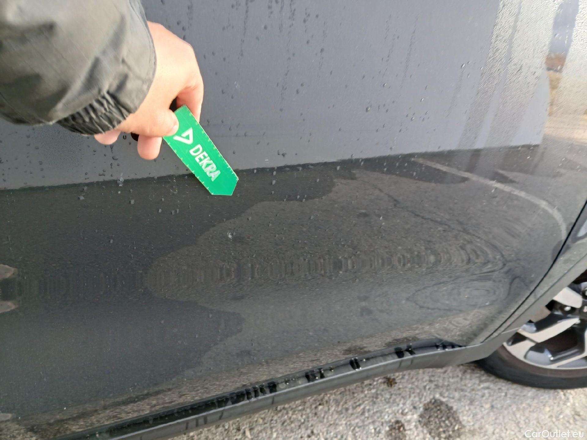  KIA  Sportage KIA  1.6MHEV Drive 100kW(136CV) 4x2(Crist Tintados)(CX) #28