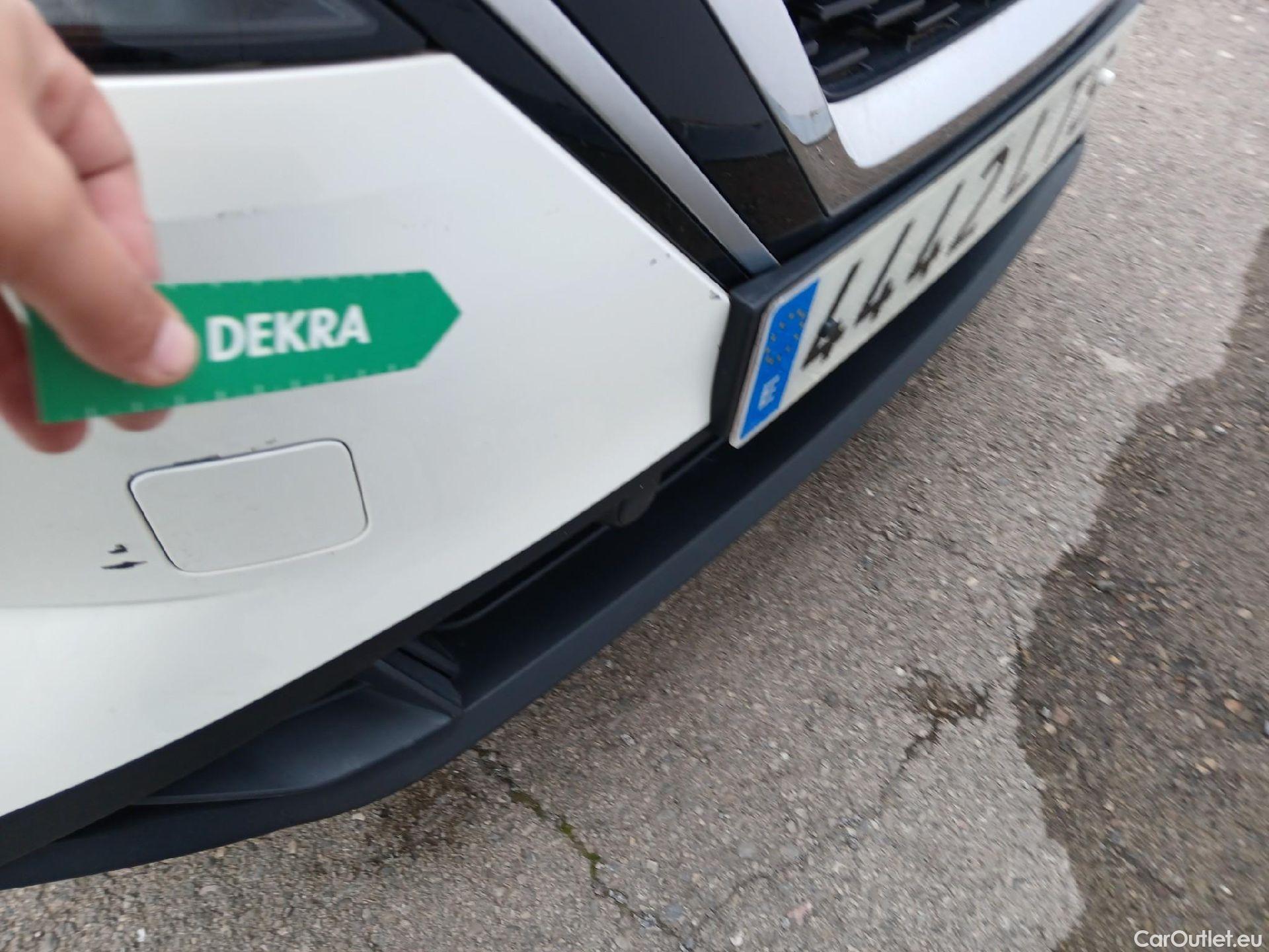  Nissan  Qashqai NISSAN  / 2021 / 5P / todoterreno DIG-T 116kW (158CV) mHEV Xtronic Acenta (AC2) #9