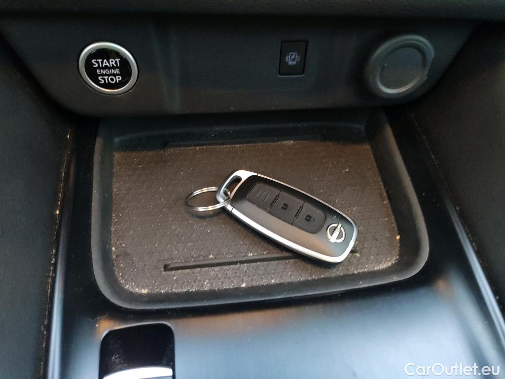  Nissan  Qashqai NISSAN  / 2021 / 5P / todoterreno DIG-T 116kW Xtronic N-Connecta #3