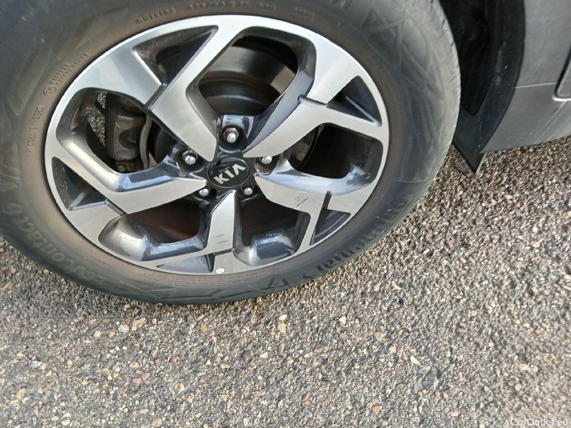  KIA  Sportage KIA  1.6MHEV Drive 100kW(136CV) 4x2(Crist Tintados)(CX) #23