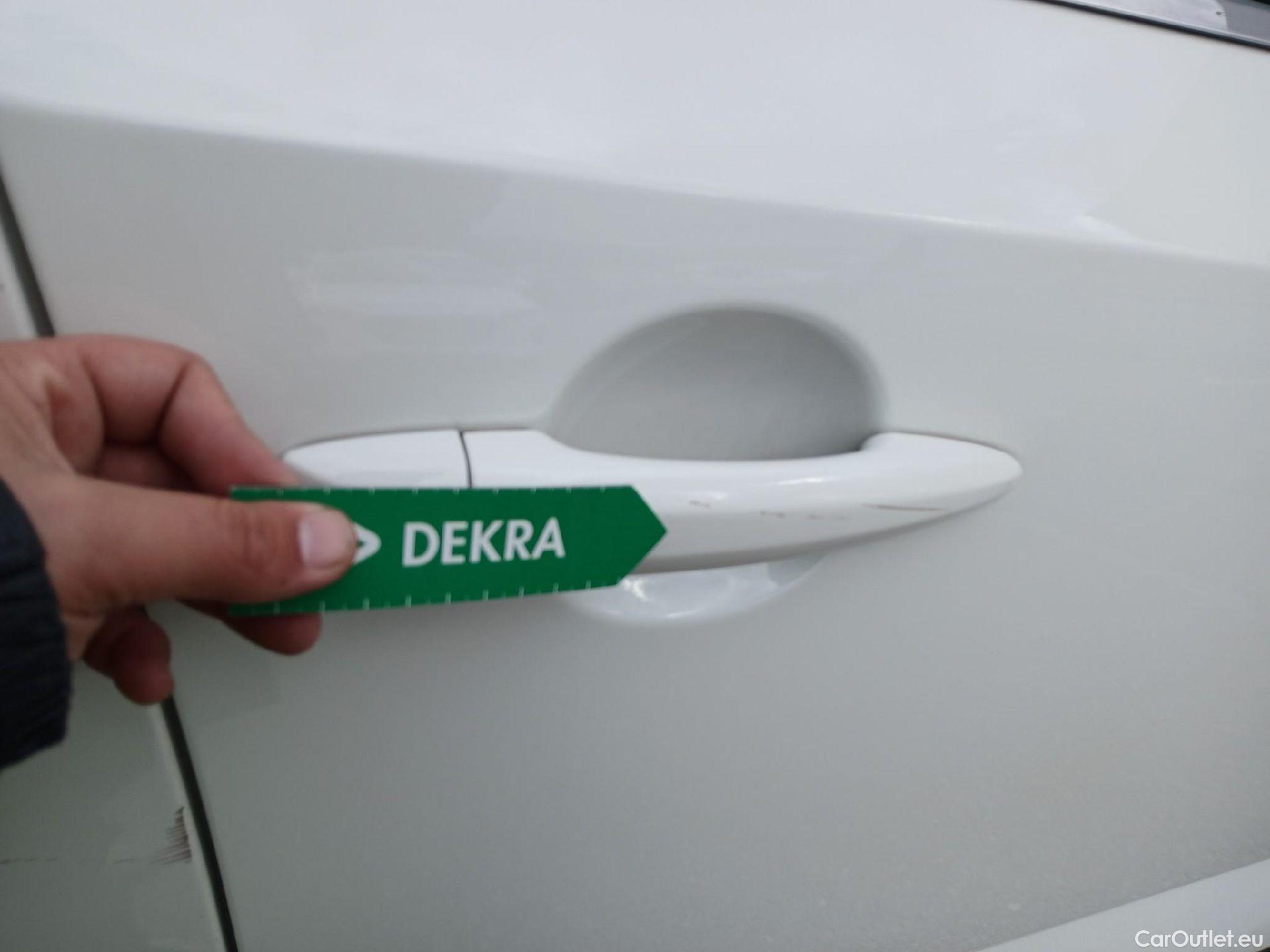  Nissan  Qashqai NISSAN  / 2021 / 5P / todoterreno DIG-T 116kW (158CV) mHEV Xtronic Acenta (AC2) #40