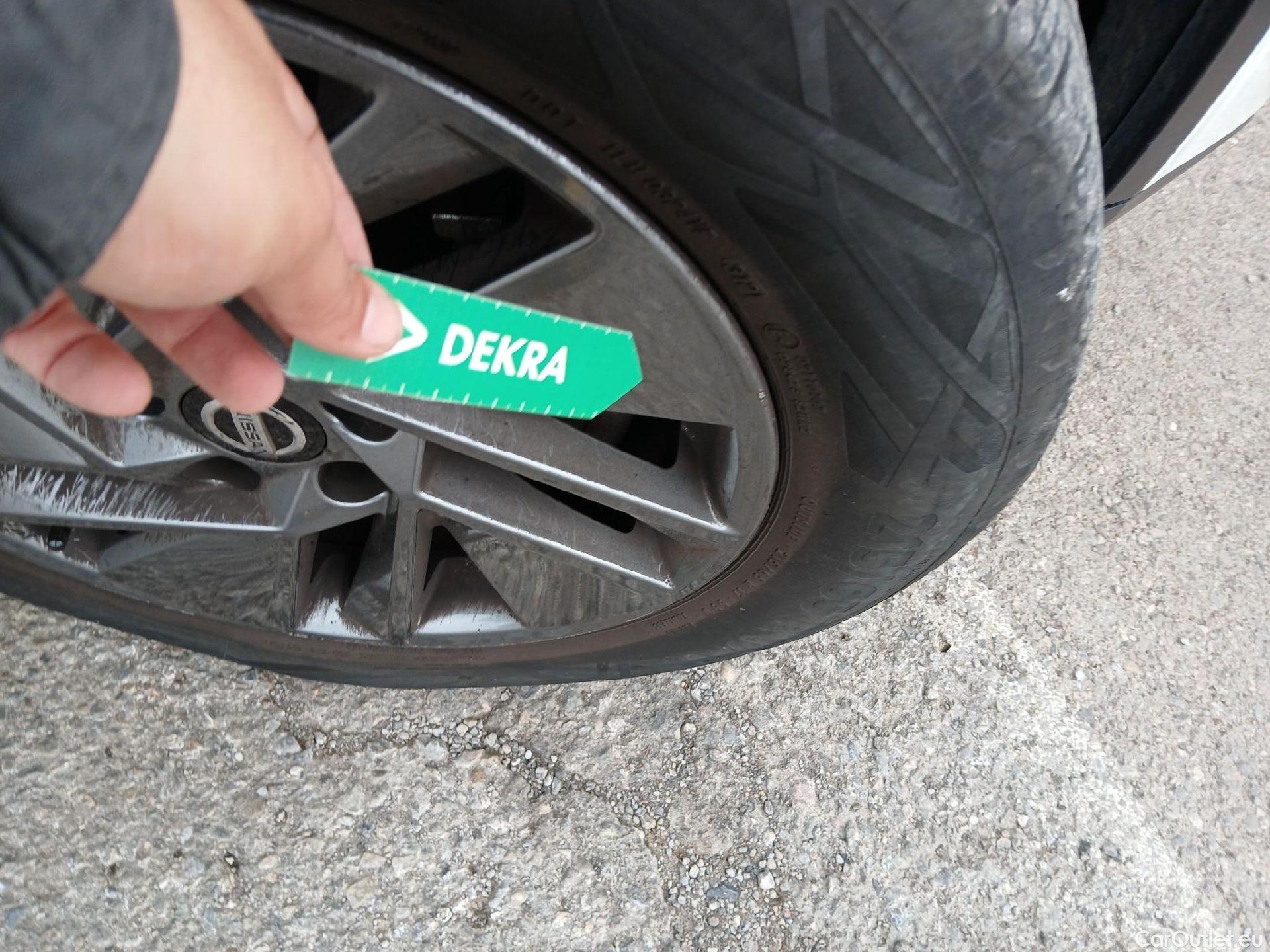  Nissan  Qashqai NISSAN  / 2021 / 5P / todoterreno DIG-T 116kW (158CV) mHEV Xtronic Acenta (AC2) #46