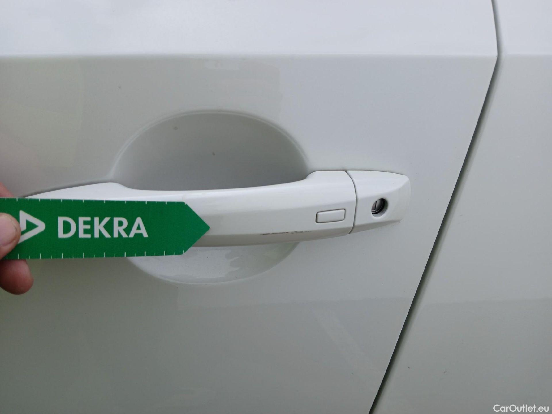  Nissan  Qashqai NISSAN  / 2021 / 5P / todoterreno DIG-T 116kW (158CV) mHEV Xtronic Acenta (AC2) #25