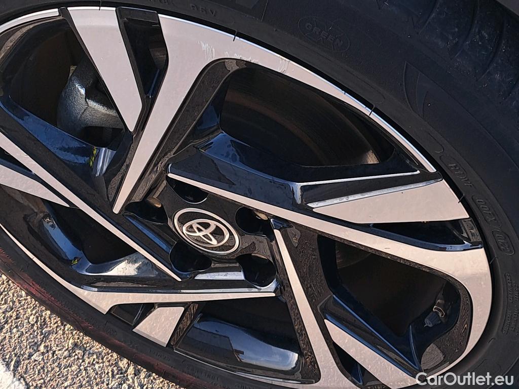  Toyota  C-HR TOYOTA  / 2019 / 5P / todoterreno 1.8 125H Advance #4