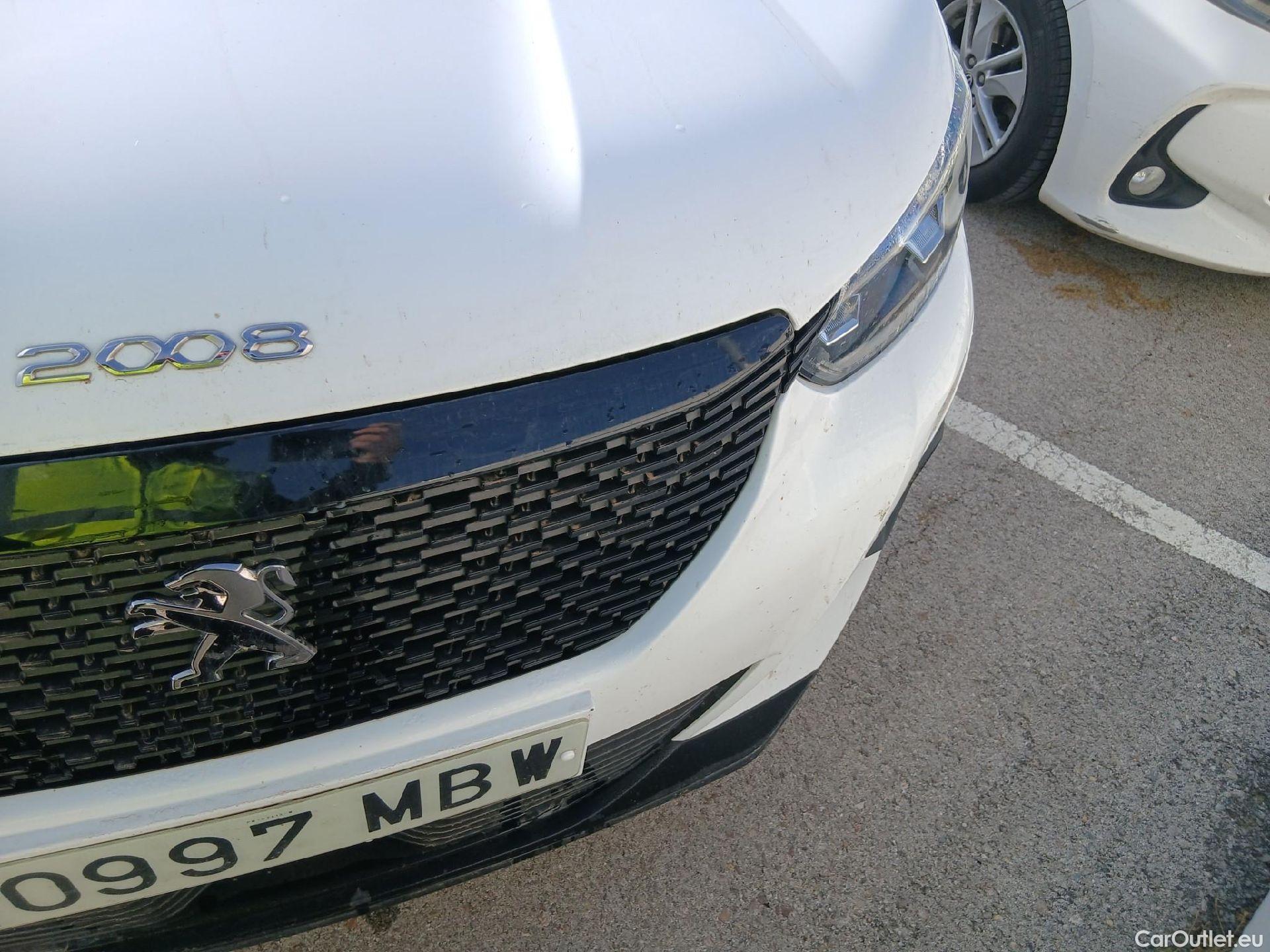  Peugeot  2008 PEUGEOT  / 2019 / 5P / todoterreno Active Pack BlueHDI 81kW (110CV) #18