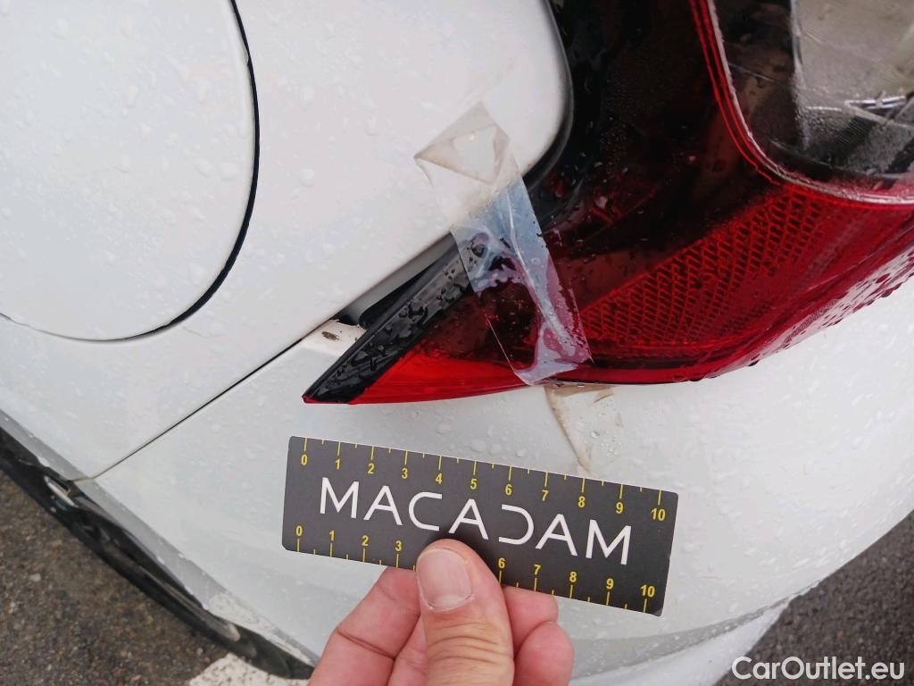  Nissan  Micra NISSAN  / 2017 / 5P / berlina con portón IG-T 68 kW (92 CV) E6D-F CVT Acenta #2