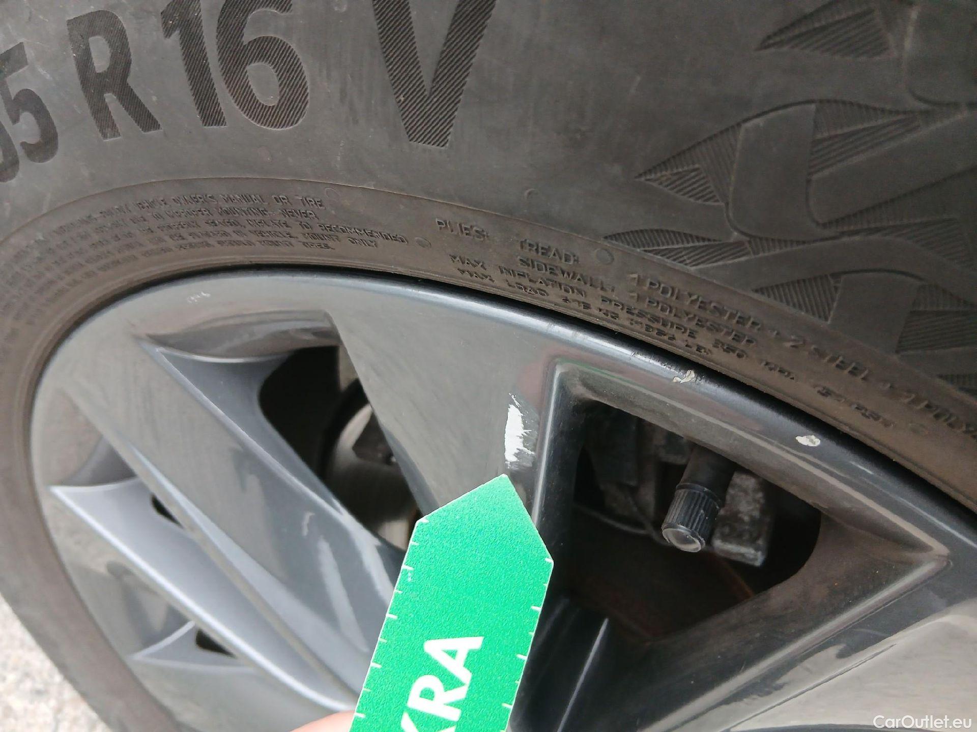  Seat  Leon SEAT León / 2016 / 5P / berlina con portón 1.5 TSI 95kW (130CV) St&Sp Style Visio Edition #1