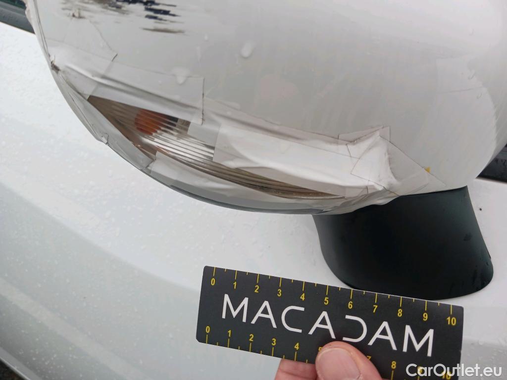  Nissan  Micra NISSAN  / 2017 / 5P / berlina con portón IG-T 68 kW (92 CV) E6D-F CVT Acenta #27