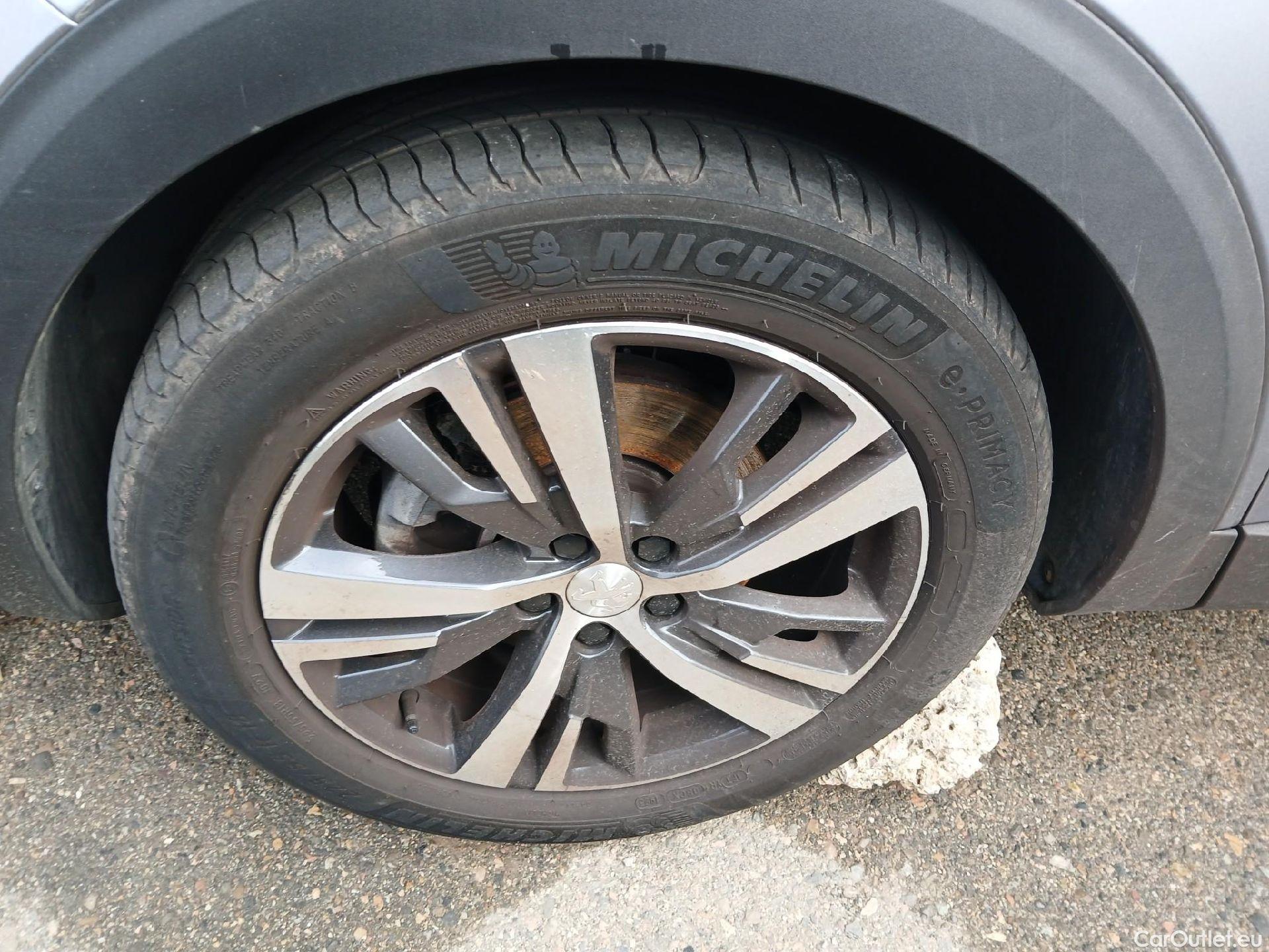  Peugeot  3008  Allure Pack 1.2 PureTech 130CV MT6 E6d #7