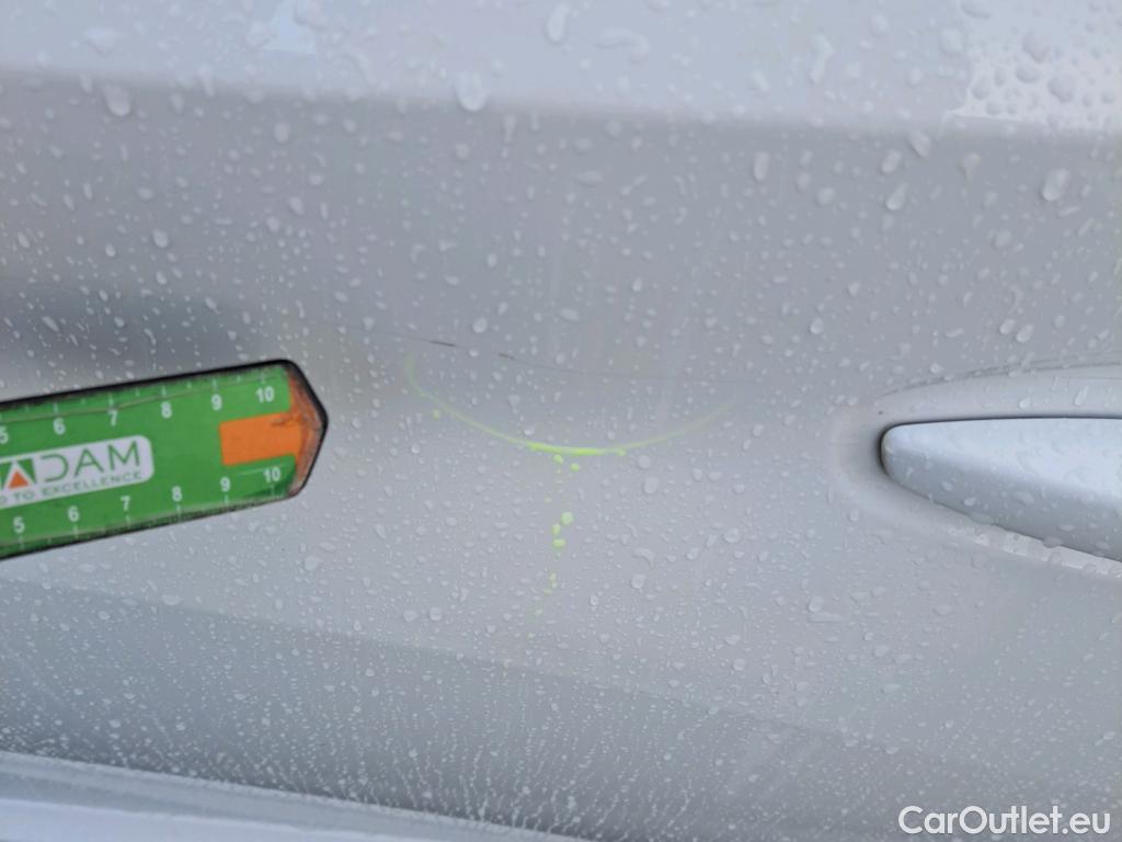  Peugeot  208 PEUGEOT  / 2019 / 5P / berlina con portón PureTech 73kW (100CV) EAT8 Allure Pack #15