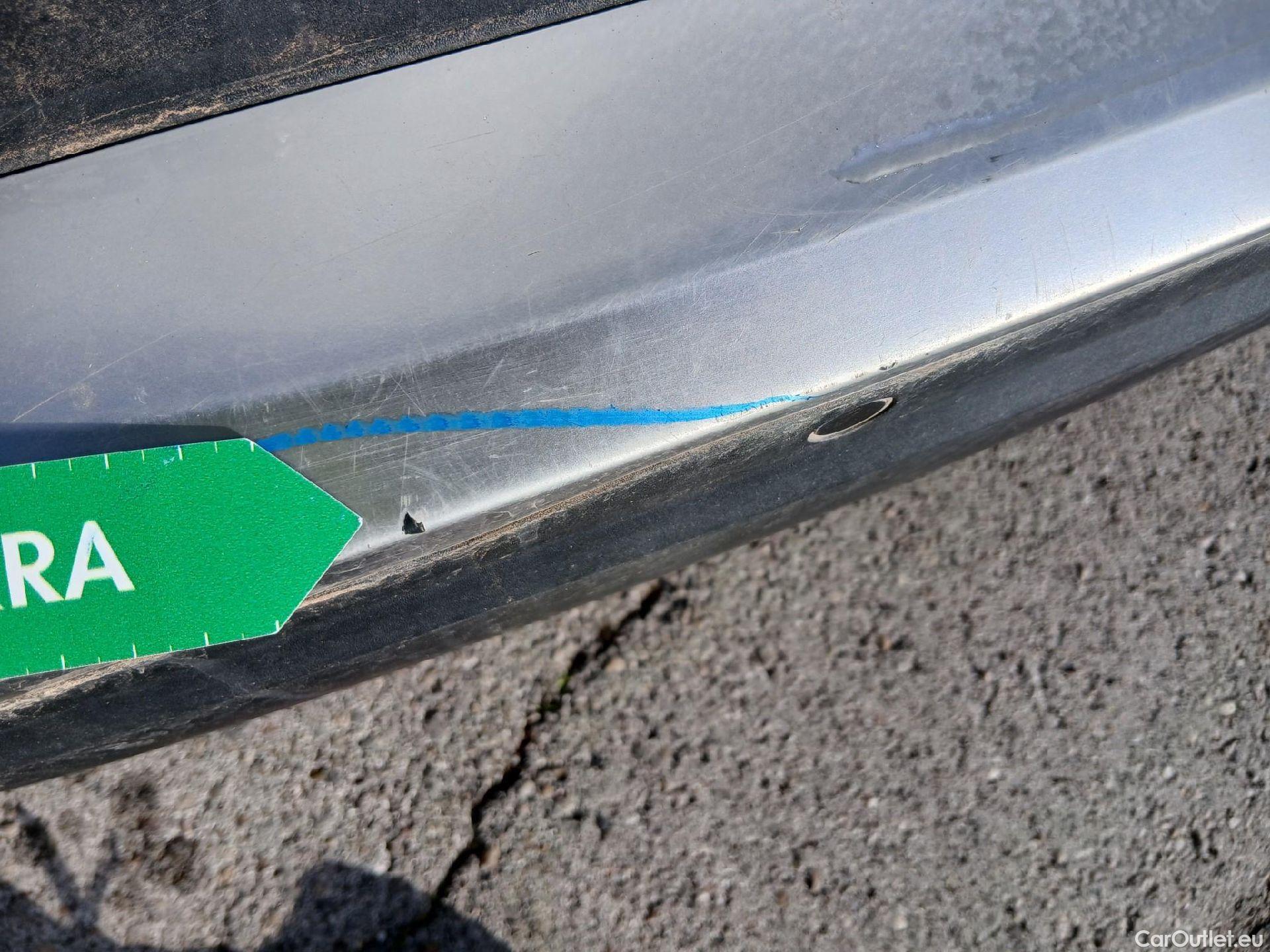  Peugeot  2008 PEUGEOT  / 2019 / 5P / todoterreno Active Pack BlueHDI 81kW (110CV) #32