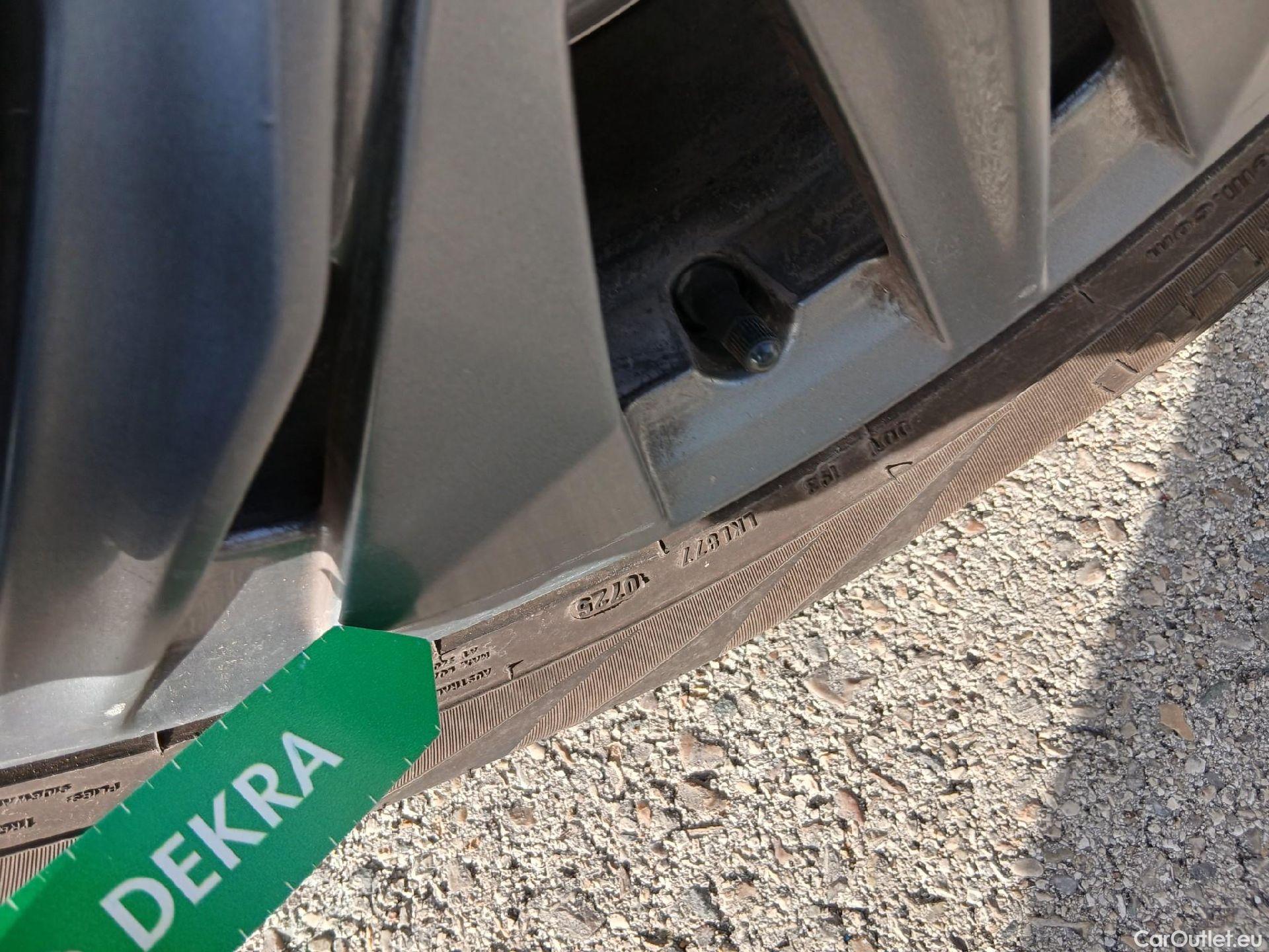  Peugeot  2008 PEUGEOT  / 2019 / 5P / todoterreno Active Pack BlueHDI 81kW (110CV) #13