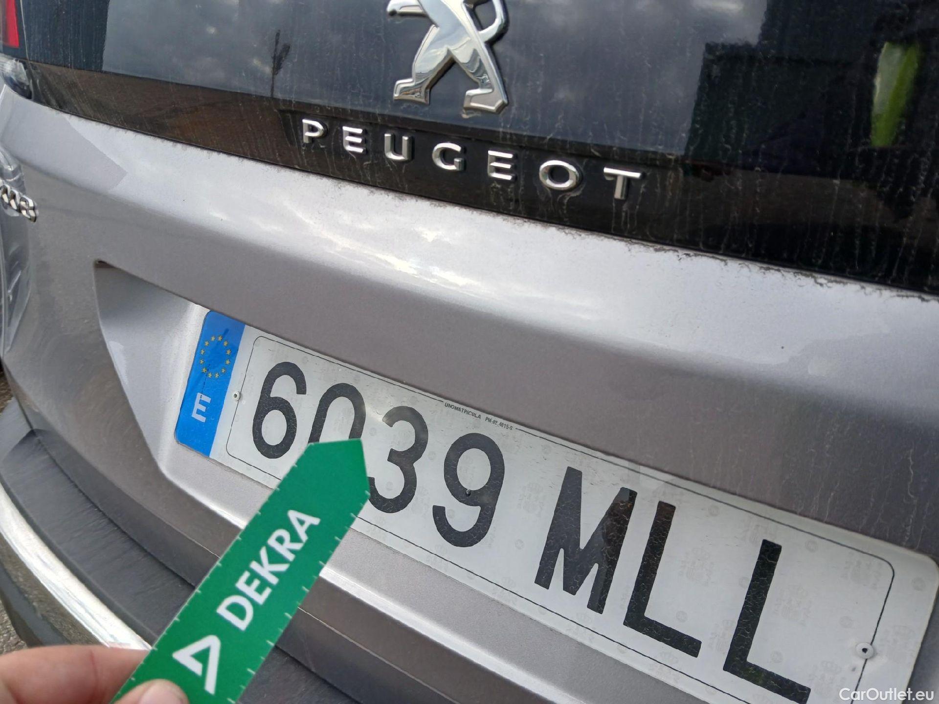  Peugeot  3008  Allure Pack 1.2 PureTech 130CV MT6 E6d #1