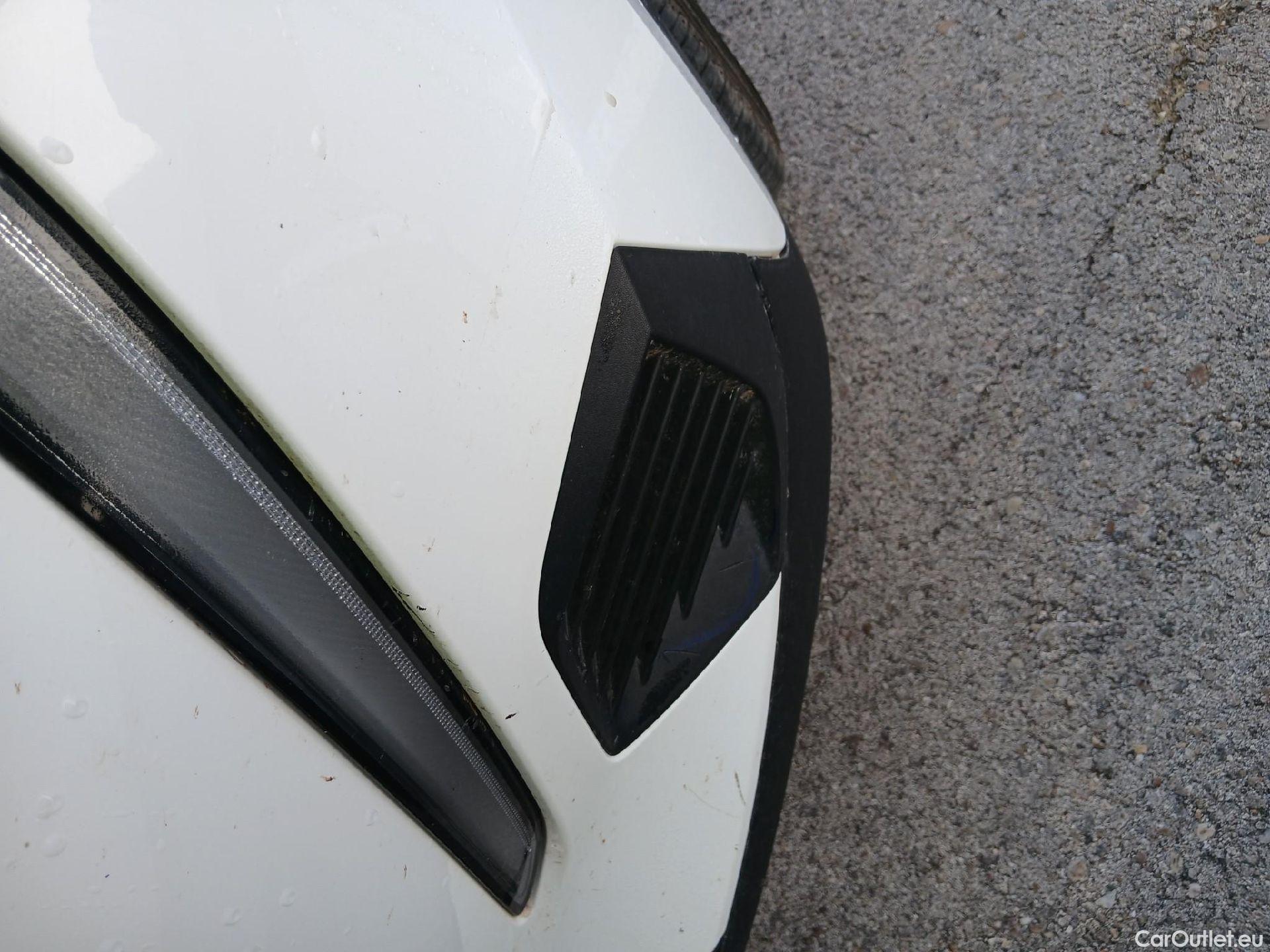  Peugeot  2008 PEUGEOT  / 2019 / 5P / todoterreno Active Pack BlueHDI 81kW (110CV) #20