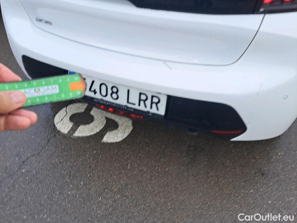  Peugeot  208 PEUGEOT  / 2019 / 5P / berlina con portón PureTech 73kW (100CV) EAT8 Allure Pack #27