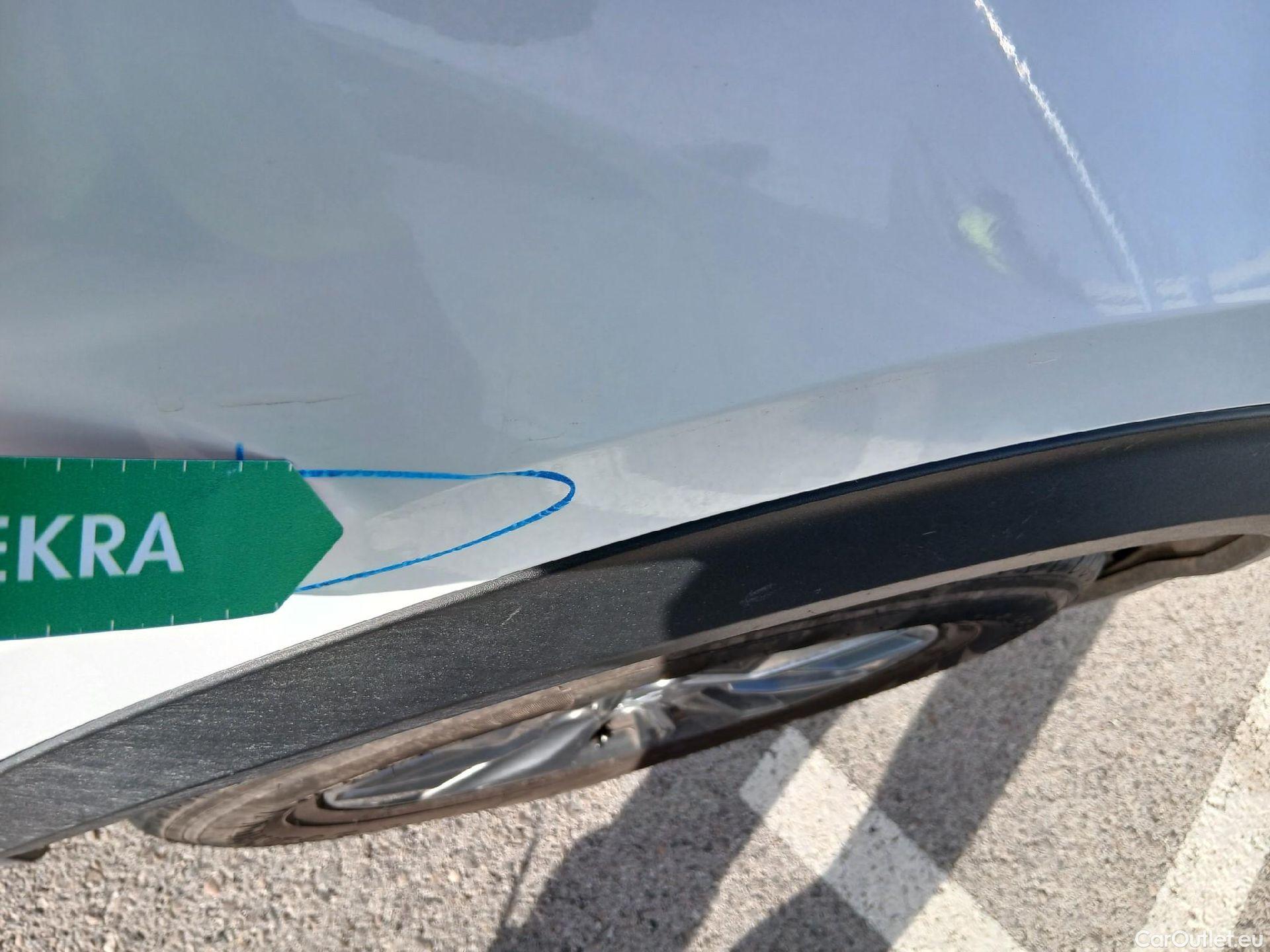  Peugeot  2008 PEUGEOT  / 2019 / 5P / todoterreno Active Pack BlueHDI 81kW (110CV) #41