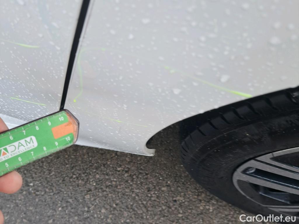  Peugeot  208 PEUGEOT  / 2019 / 5P / berlina con portón PureTech 73kW (100CV) EAT8 Allure Pack #11