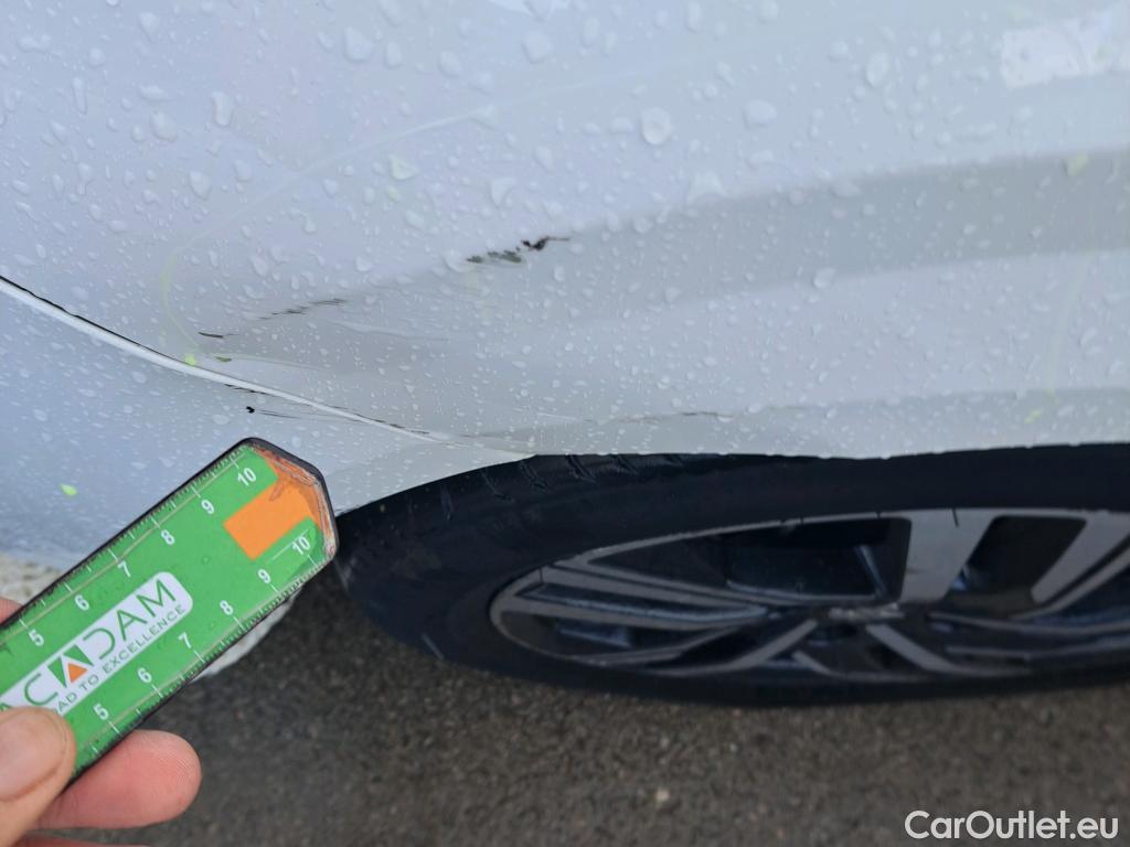  Peugeot  208 PEUGEOT  / 2019 / 5P / berlina con portón PureTech 73kW (100CV) EAT8 Allure Pack #2