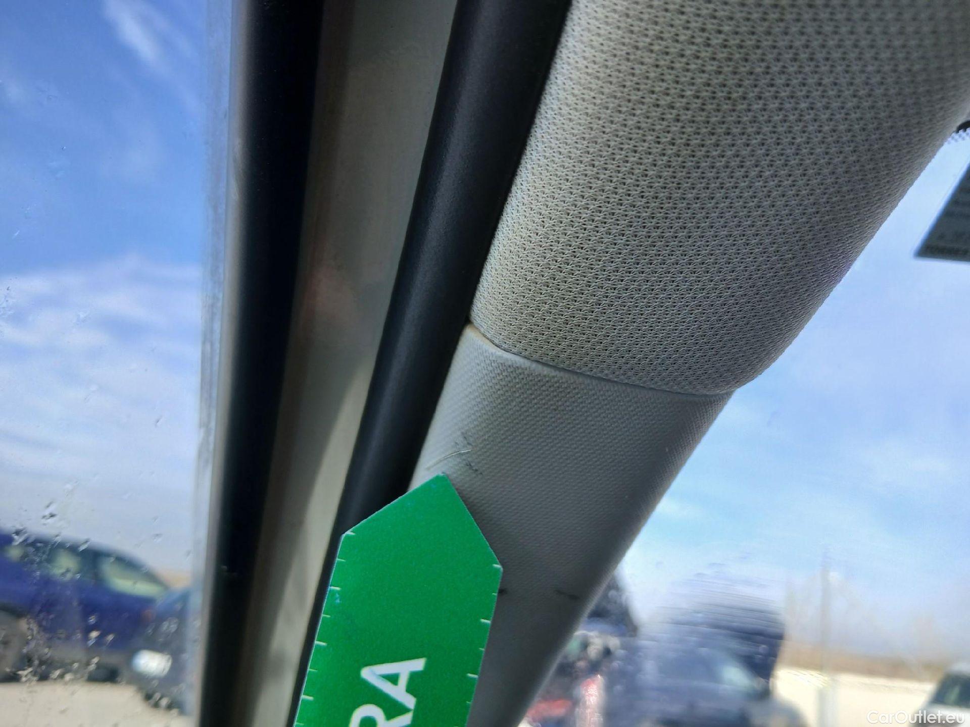  Peugeot  2008 PEUGEOT  / 2019 / 5P / todoterreno Active Pack BlueHDI 81kW (110CV) #2