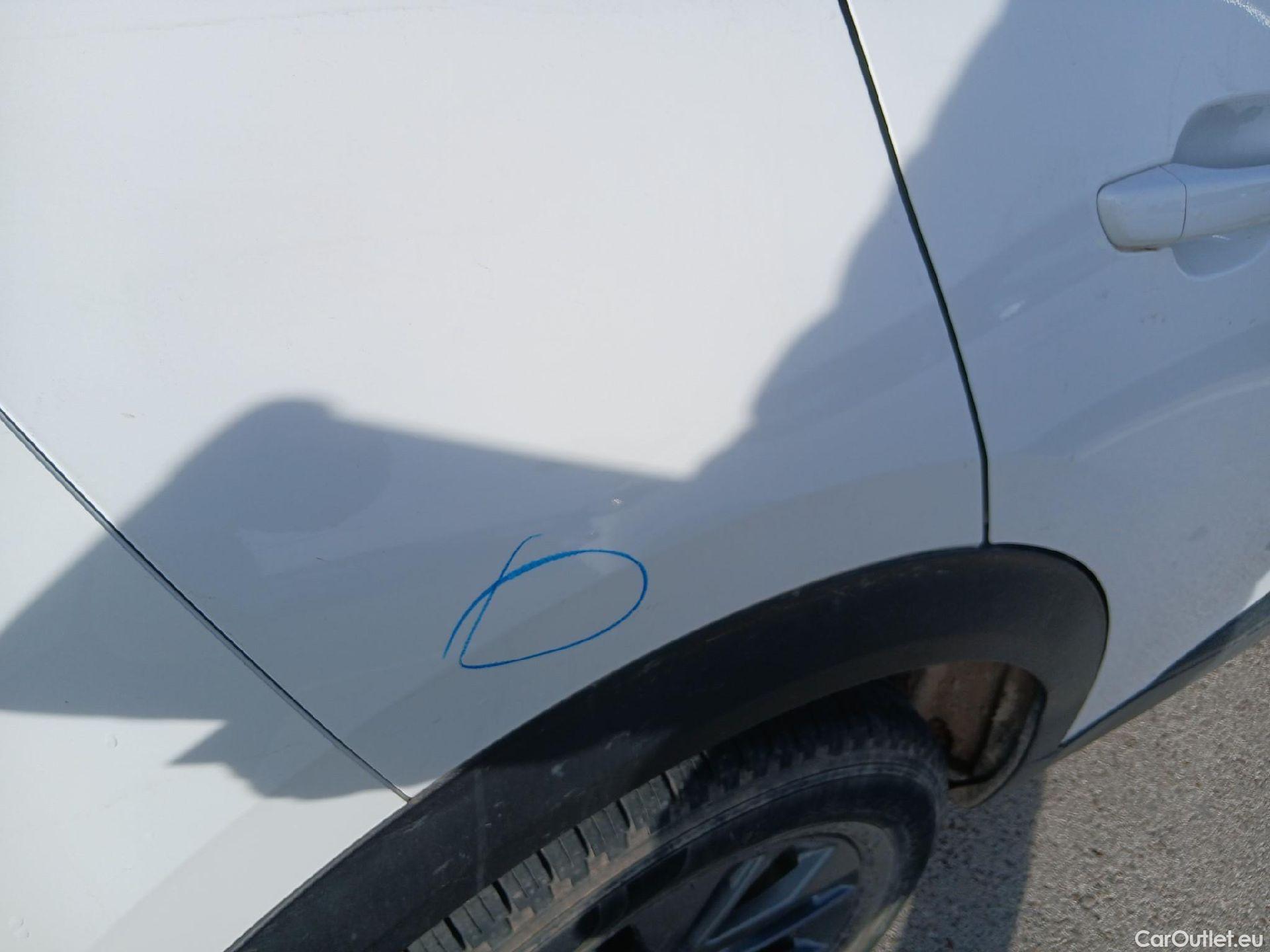  Peugeot  2008 PEUGEOT  / 2019 / 5P / todoterreno Active Pack BlueHDI 81kW (110CV) #36