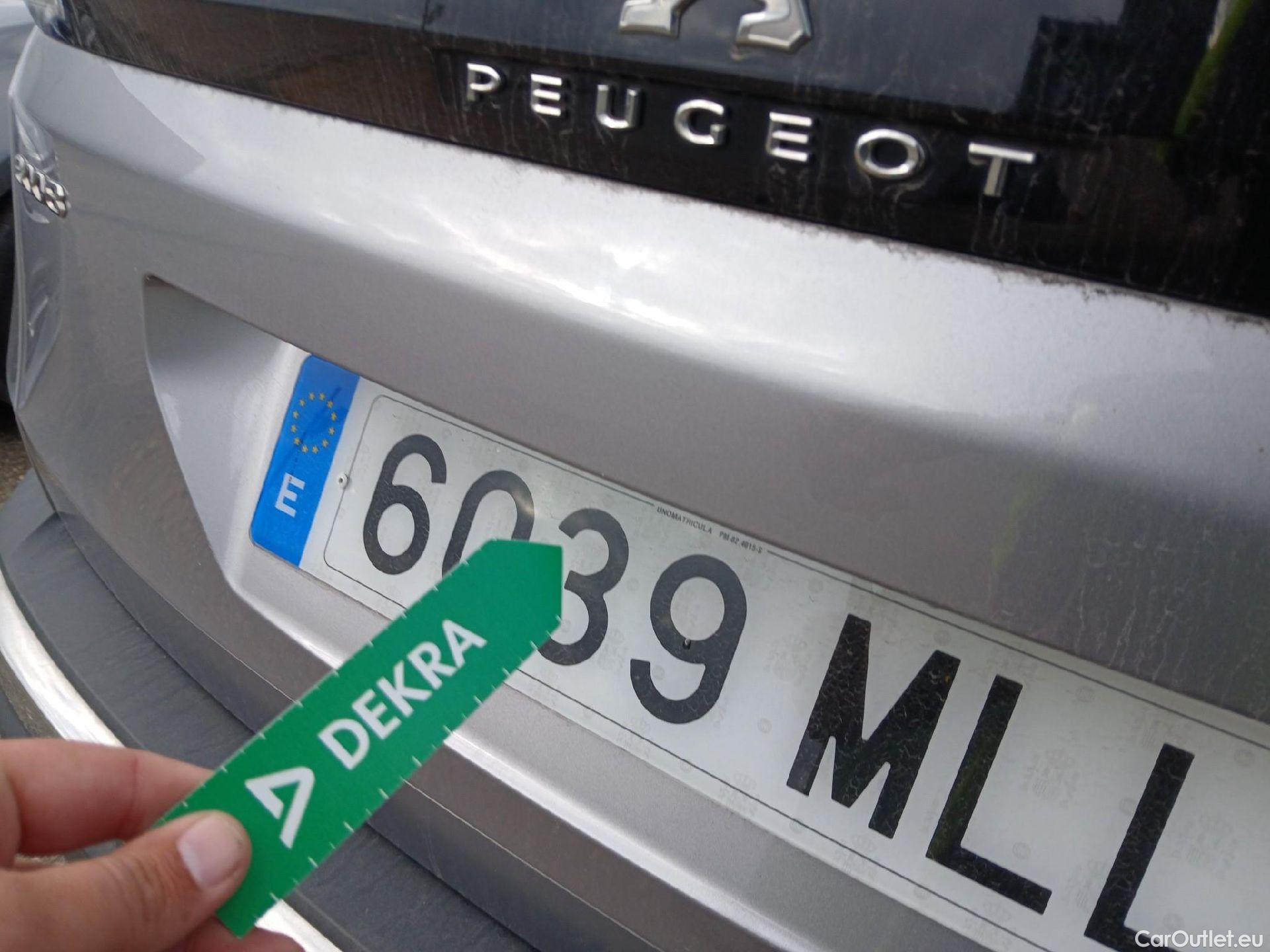  Peugeot  3008  Allure Pack 1.2 PureTech 130CV MT6 E6d #23