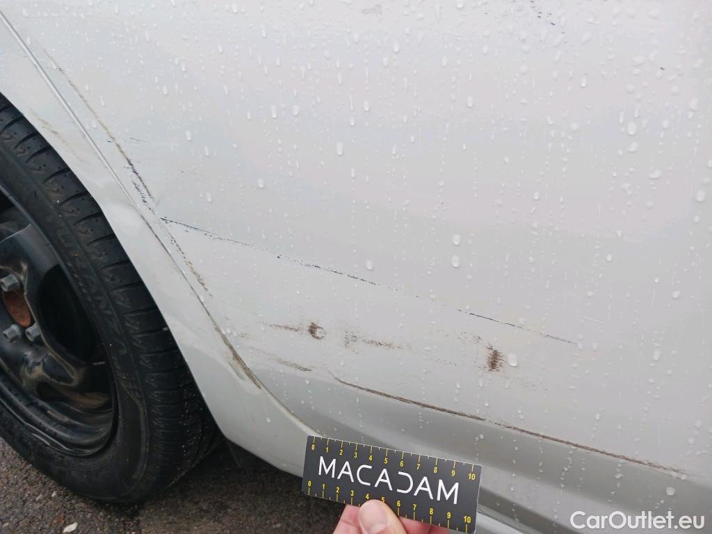  Nissan  Micra NISSAN  / 2017 / 5P / berlina con portón IG-T 68 kW (92 CV) E6D-F CVT Acenta #8