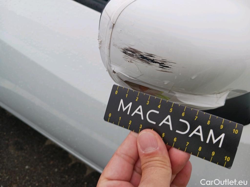  Nissan  Micra NISSAN  / 2017 / 5P / berlina con portón IG-T 68 kW (92 CV) E6D-F CVT Acenta #37