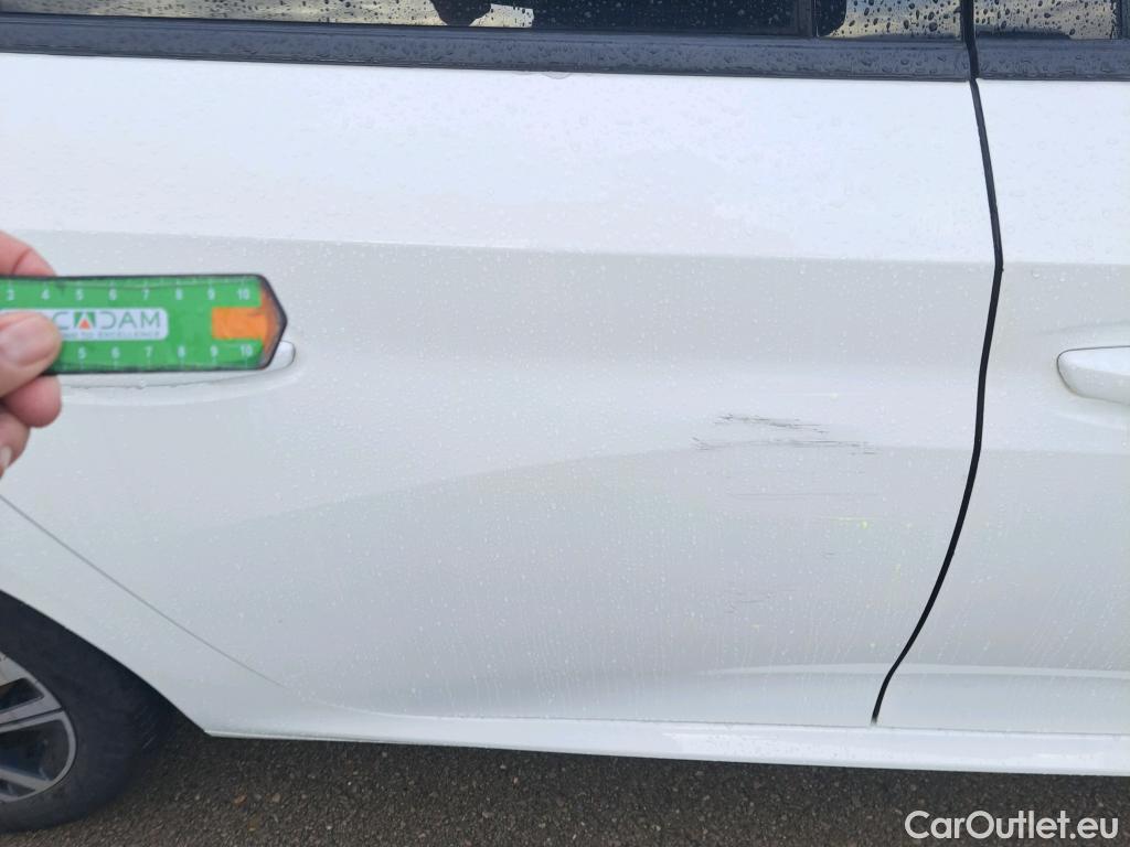  Peugeot  208 PEUGEOT  / 2019 / 5P / berlina con portón PureTech 73kW (100CV) EAT8 Allure Pack #16