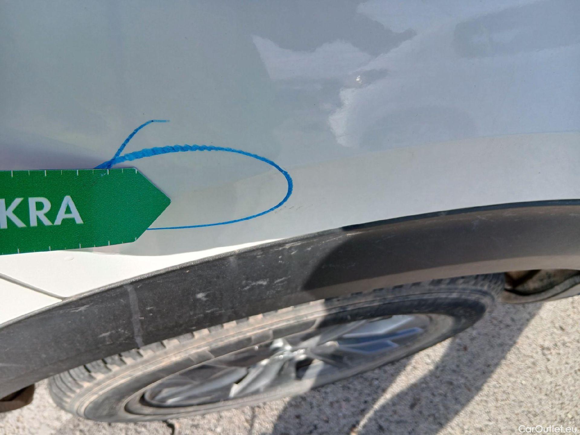  Peugeot  2008 PEUGEOT  / 2019 / 5P / todoterreno Active Pack BlueHDI 81kW (110CV) #37