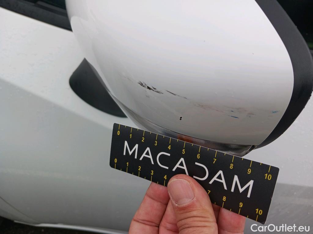  Nissan  Micra NISSAN  / 2017 / 5P / berlina con portón IG-T 68 kW (92 CV) E6D-F CVT Acenta #41