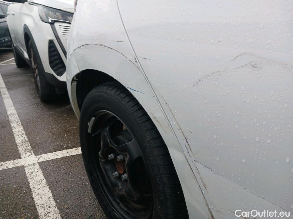  Nissan  Micra NISSAN  / 2017 / 5P / berlina con portón IG-T 68 kW (92 CV) E6D-F CVT Acenta #5