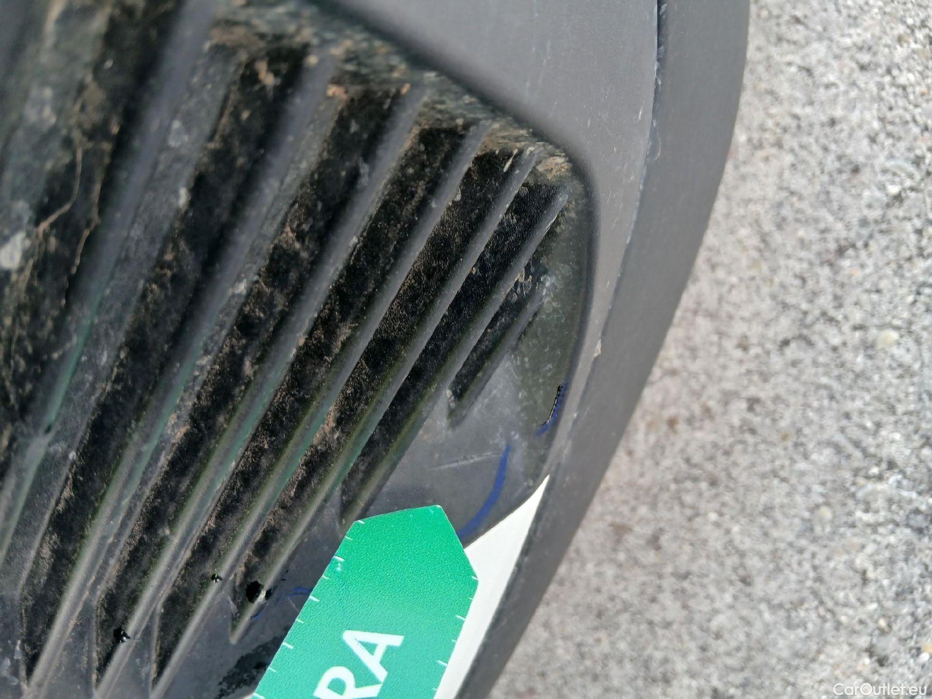  Peugeot  2008 PEUGEOT  / 2019 / 5P / todoterreno Active Pack BlueHDI 81kW (110CV) #21