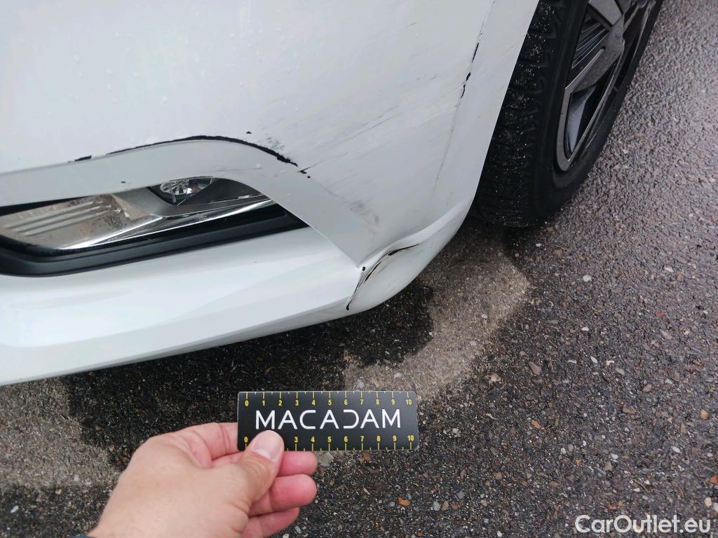  Nissan  Micra NISSAN  / 2017 / 5P / berlina con portón IG-T 68 kW (92 CV) E6D-F CVT Acenta #19