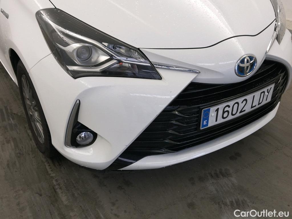  Toyota  Yaris TOYOTA  / 2017 / 5P / berlina con portón 1.5 100H Active #11