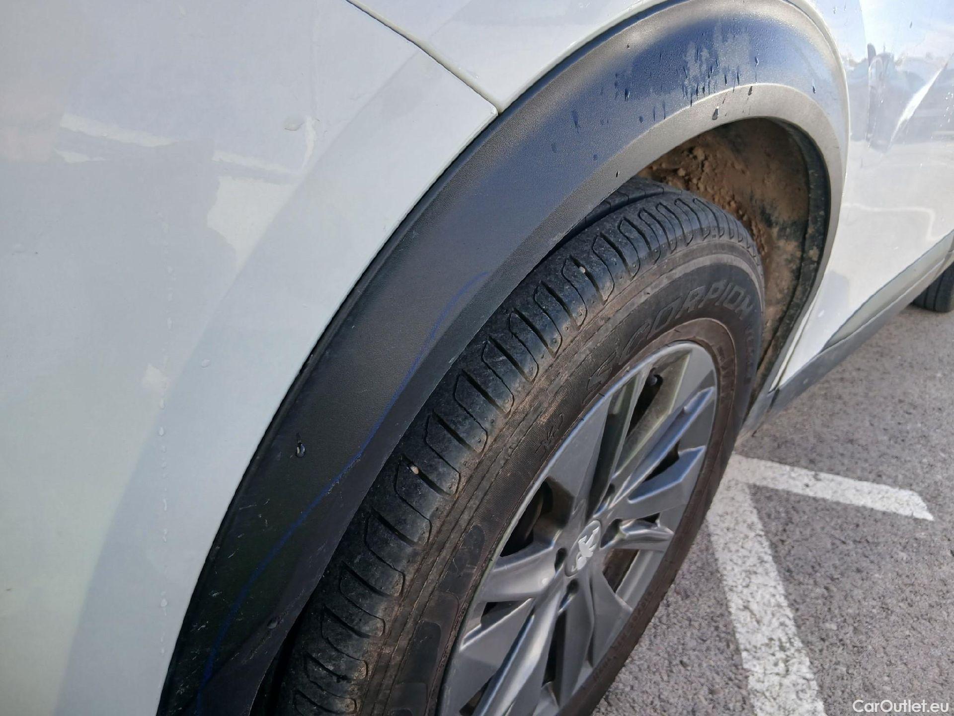  Peugeot  2008 PEUGEOT  / 2019 / 5P / todoterreno Active Pack BlueHDI 81kW (110CV) #23