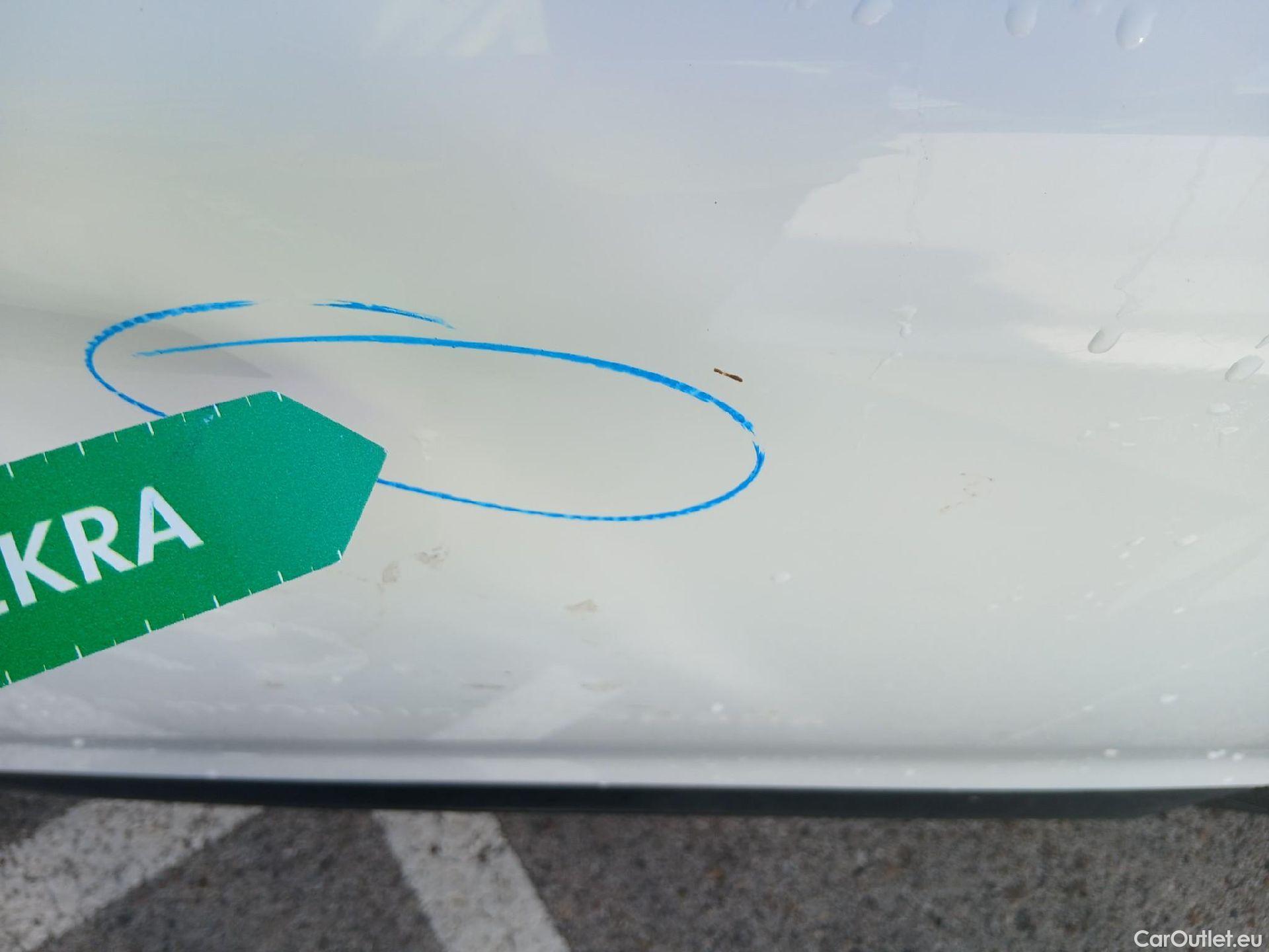  Peugeot  2008 PEUGEOT  / 2019 / 5P / todoterreno Active Pack BlueHDI 81kW (110CV) #24