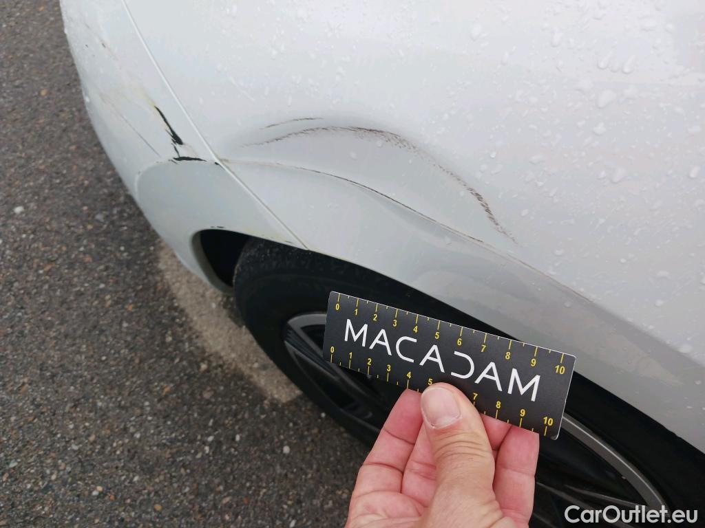  Nissan  Micra NISSAN  / 2017 / 5P / berlina con portón IG-T 68 kW (92 CV) E6D-F CVT Acenta #4