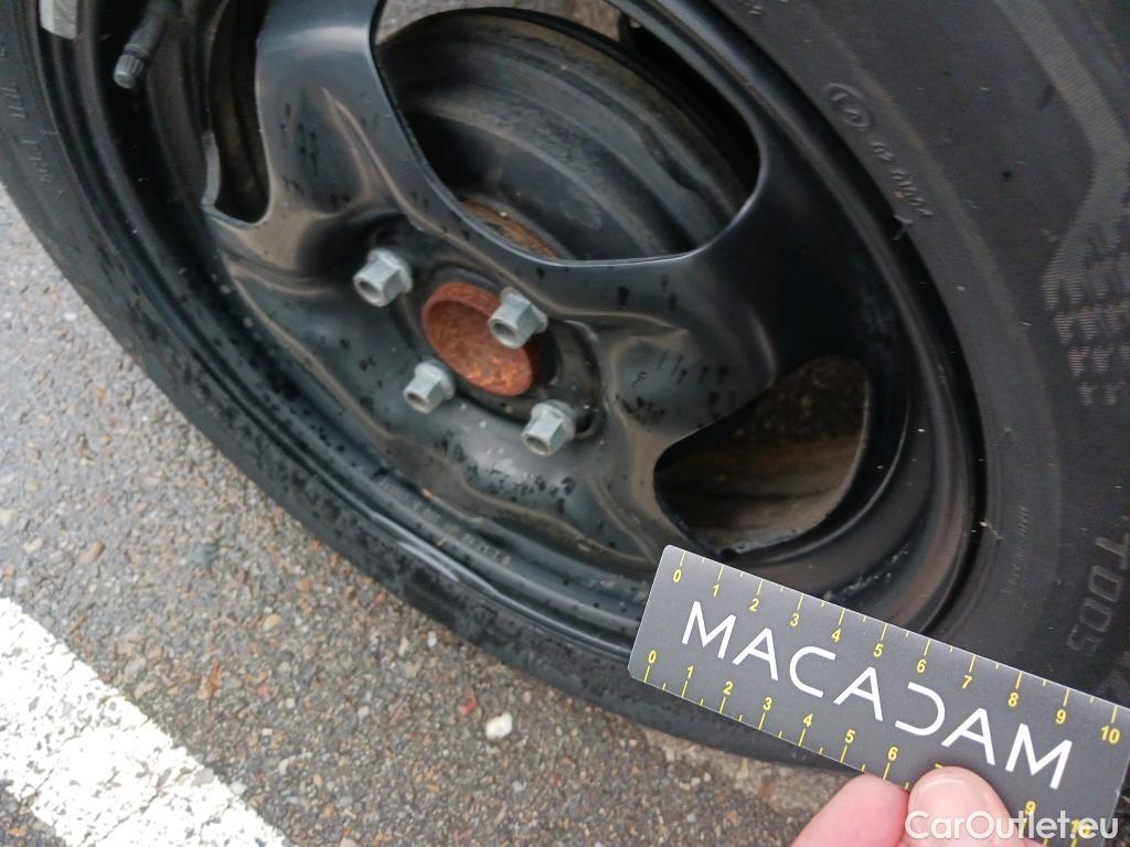  Nissan  Micra NISSAN  / 2017 / 5P / berlina con portón IG-T 68 kW (92 CV) E6D-F CVT Acenta #33