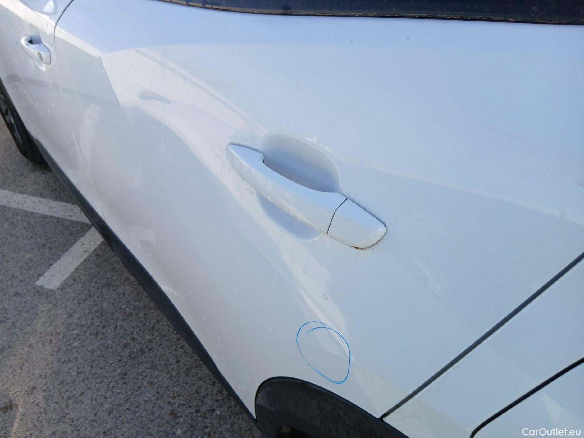  Peugeot  2008 PEUGEOT  / 2019 / 5P / todoterreno Active Pack BlueHDI 81kW (110CV) #26