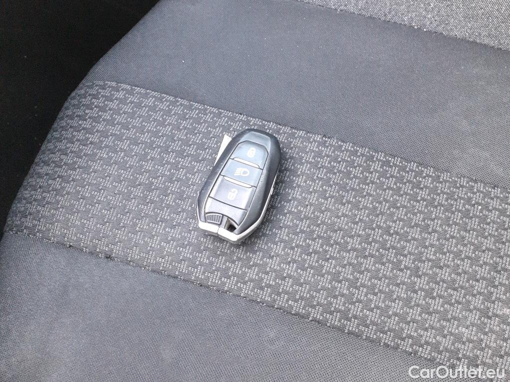  Peugeot  3008 PEUGEOT  / 2020 / 5P / todoterreno 1.5 BlueHDi 96kW (130CV) S&S Active Pack (AC3) #3