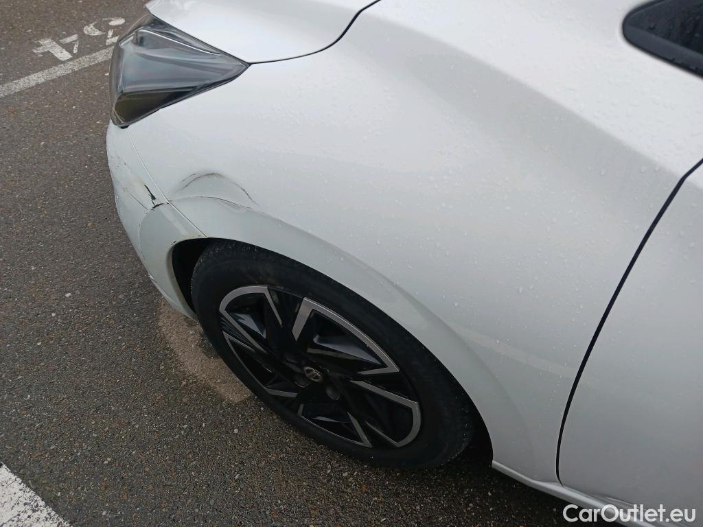  Nissan  Micra NISSAN  / 2017 / 5P / berlina con portón IG-T 68 kW (92 CV) E6D-F CVT Acenta #3