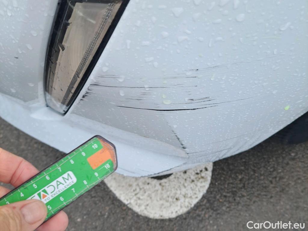  Peugeot  208 PEUGEOT  / 2019 / 5P / berlina con portón PureTech 73kW (100CV) EAT8 Allure Pack #25